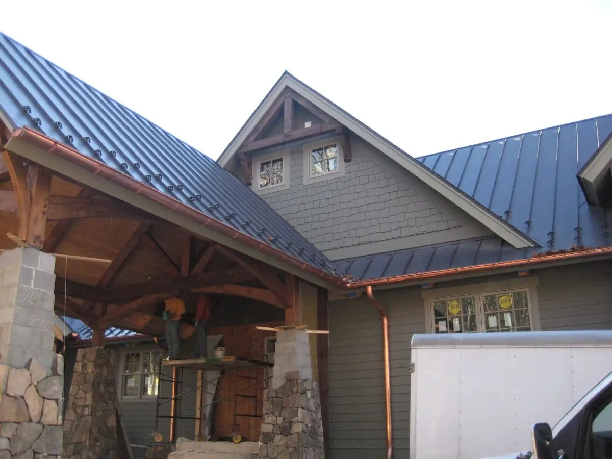 Craftsman Roofing team delivering quality roofing work in Cascades